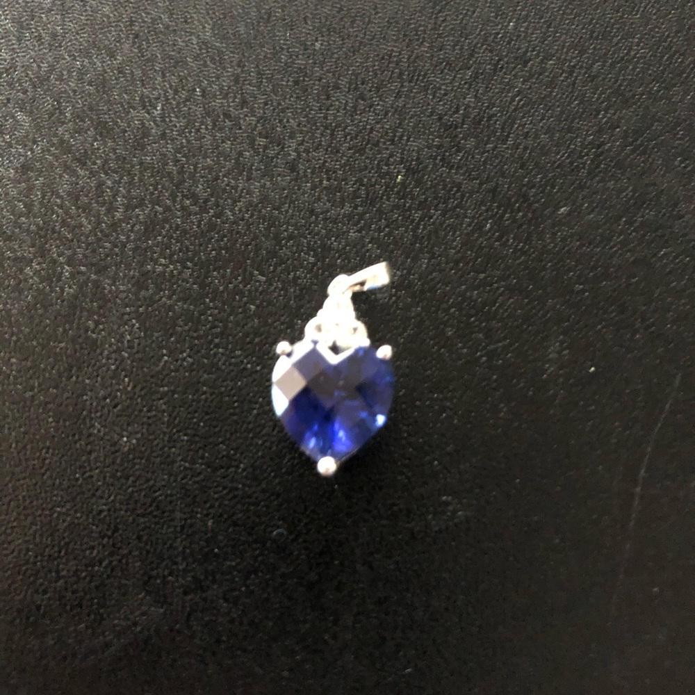 Kay’s jewelers pendent necklace
